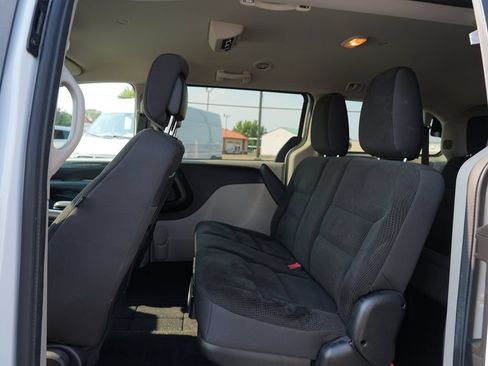 Used 2018 Dodge Grand Caravan SE w/ UConnect Hands-Free Group FWD image 18