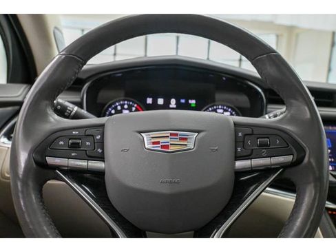 Used 2022 Cadillac XT6 Premium Luxury w/ Technology Package image 39
