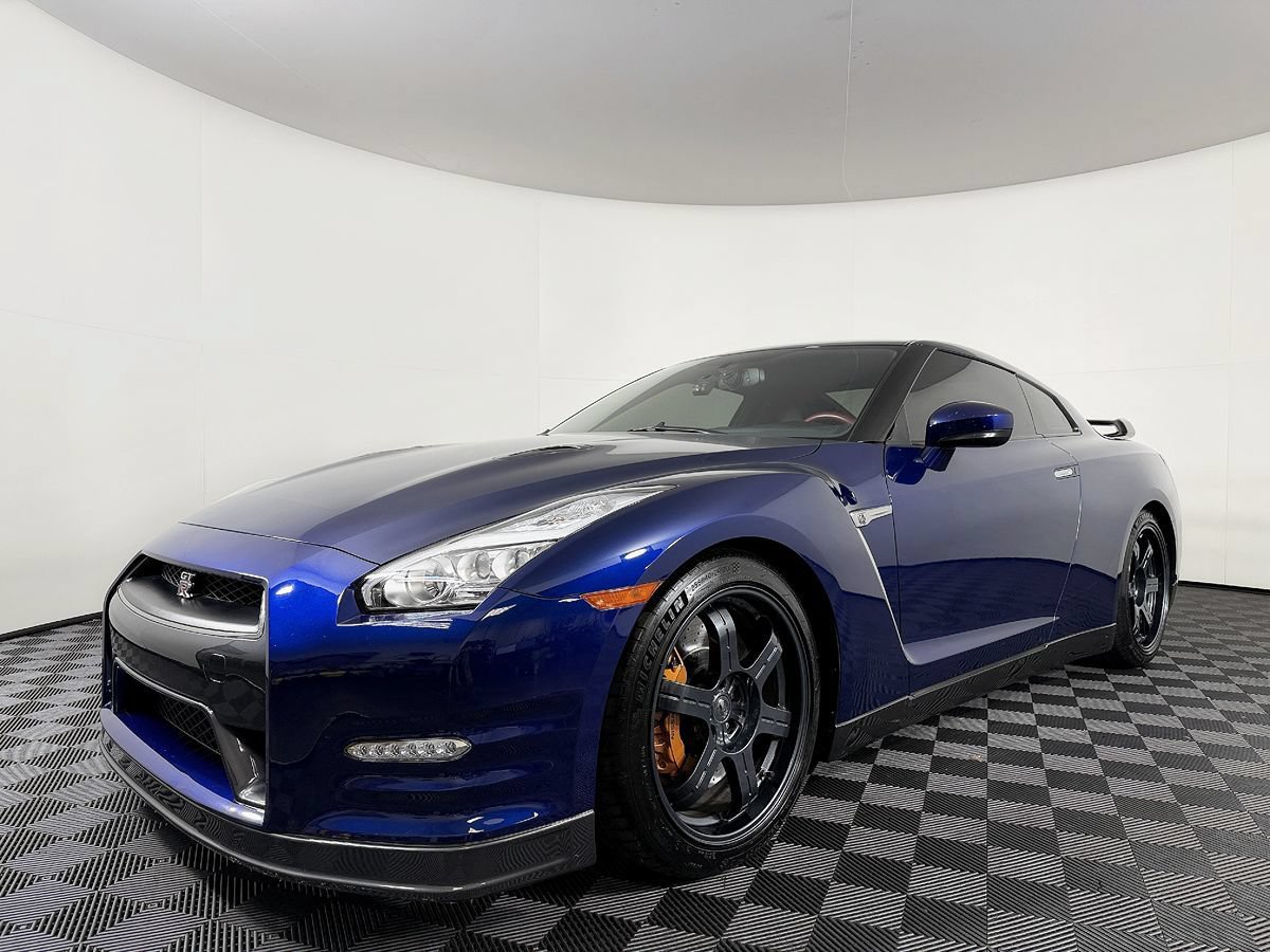 Used 2016 Nissan GT-R Black Edition AWD/4WD image 2