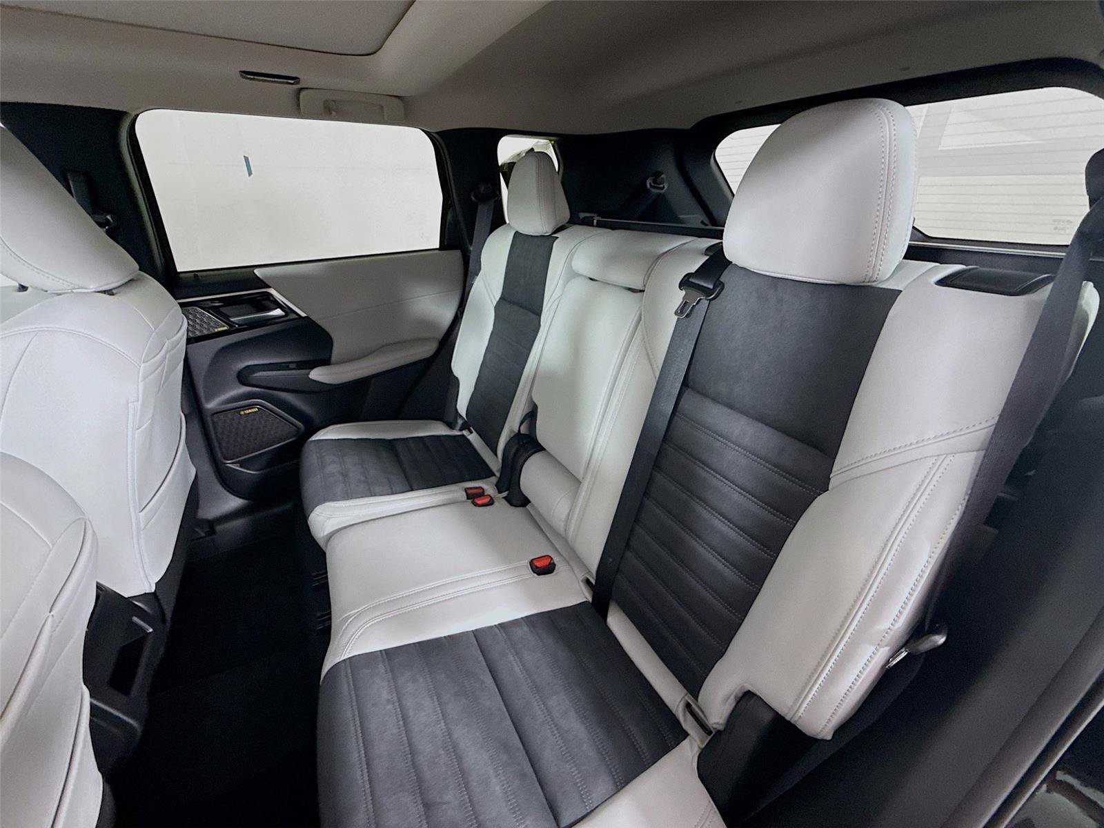 New 2026 Mitsubishi Outlander SE AWD/4WD image 18