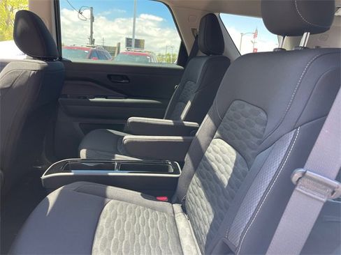 New 2025 Nissan Pathfinder SV w/ SV Premium Package image 22