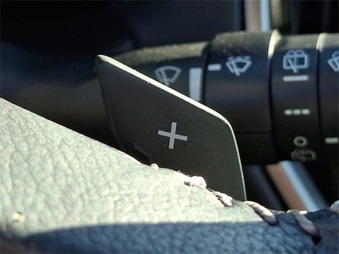 Used 2023 Subaru Outback Premium image 23