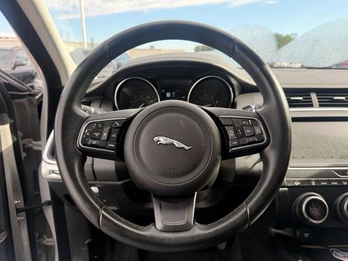 Used 2019 Jaguar E-PACE SE AWD/4WD image 18