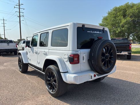 Used 2023 Jeep Wrangler Unlimited Sahara AWD/4WD image 6