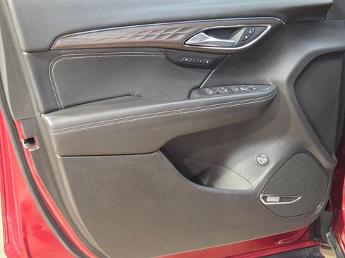 Used 2022 Buick Envision Avenir w/ Technology Package II FWD image 20