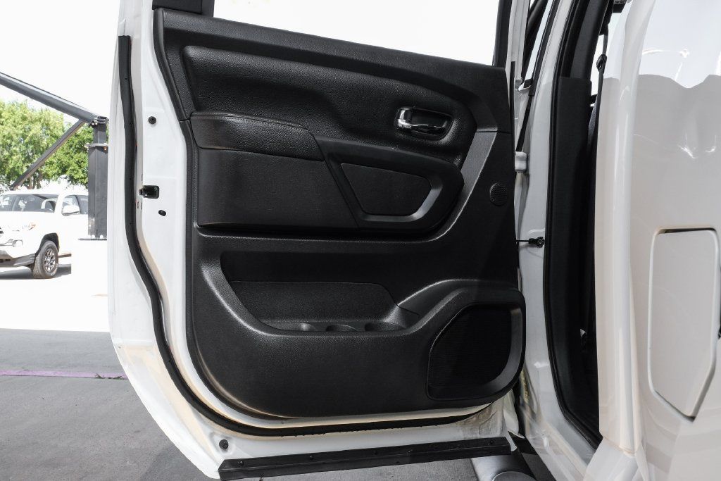 Used 2019 Nissan Titan SL w/ Midnight Edition RWD image 50