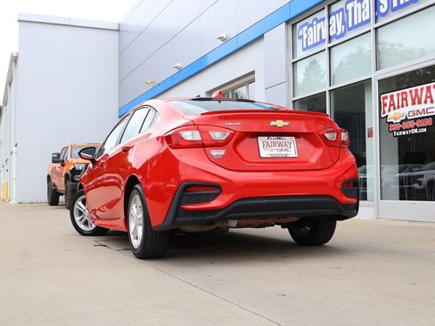 Used 2017 Chevrolet Cruze LT w/ Convenience Package FWD image 34