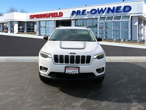 Used 2022 Jeep Cherokee Latitude image 2