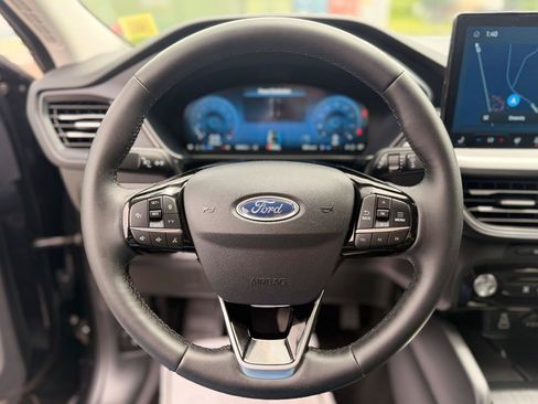 Used 2025 Ford Escape Platinum AWD/4WD image 23