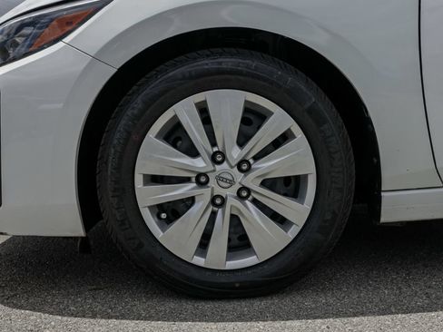 Used 2024 Nissan Sentra S FWD image 11