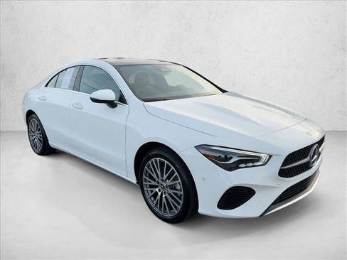 Used 2025 Mercedes-Benz CLA 250 4MATIC image 3