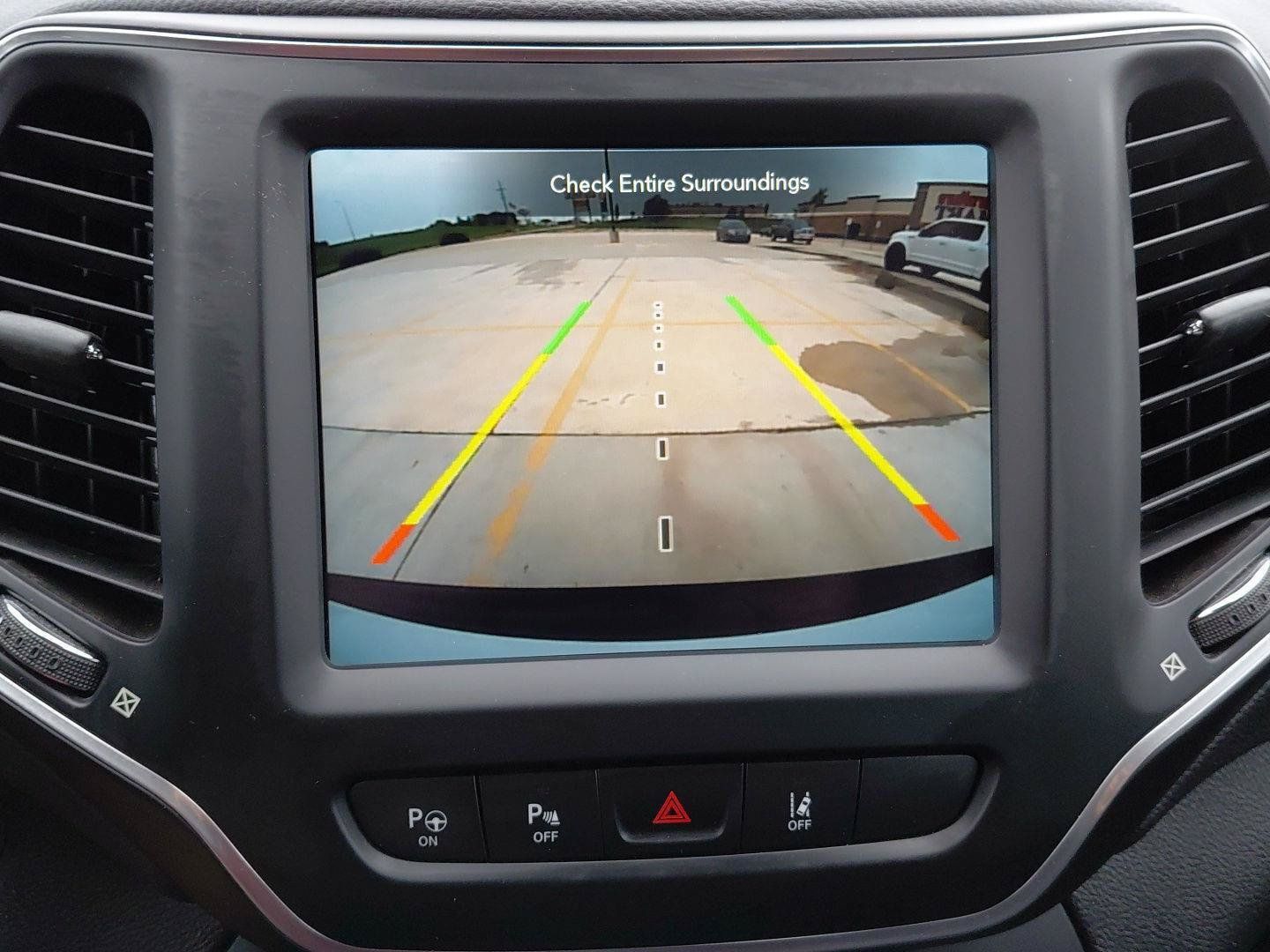 Used 2023 Jeep Cherokee Altitude Lux AWD/4WD image 35