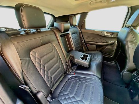 Used 2023 Ford Escape Platinum w/ Premium Technology Package AWD/4WD image 31