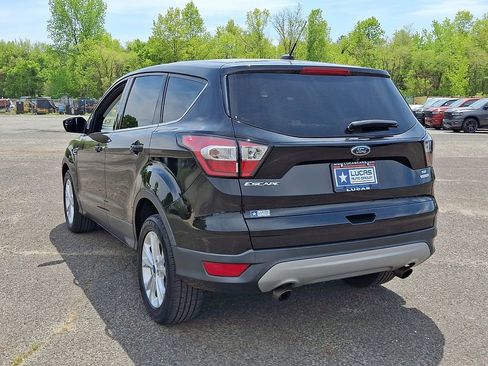 Used 2017 Ford Escape SE FWD image 9