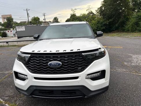 Used 2021 Ford Explorer ST w/ Equipment Group 401A AWD/4WD image 2