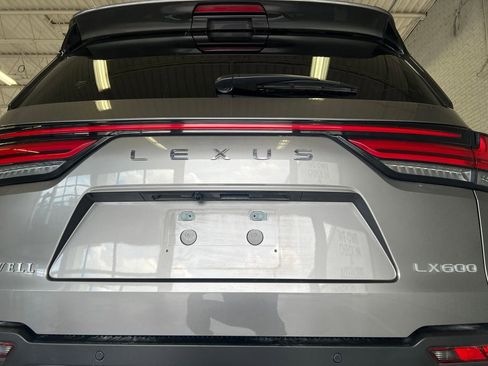 Used 2023 Lexus LX 600 F Sport w/ Accessory Package (Z1) AWD/4WD image 7