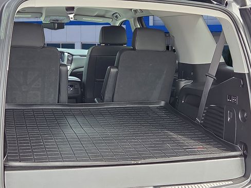 Used 2019 Chevrolet Tahoe LT w/ Luxury Package AWD/4WD image 8