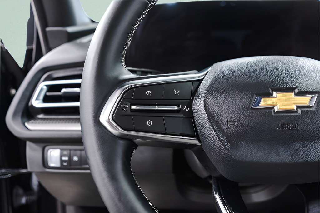 Used 2026 Chevrolet Traverse LT FWD image 10