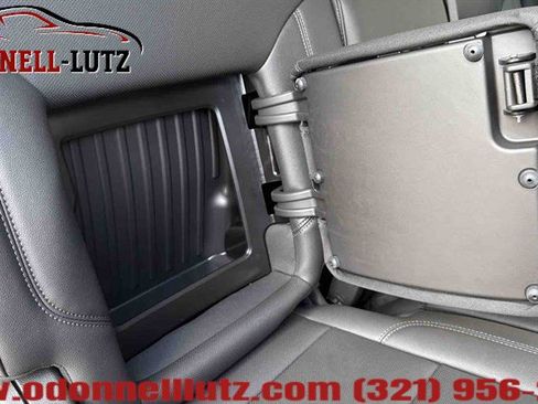 Used 2025 GMC Sierra 1500 SLT RWD image 12