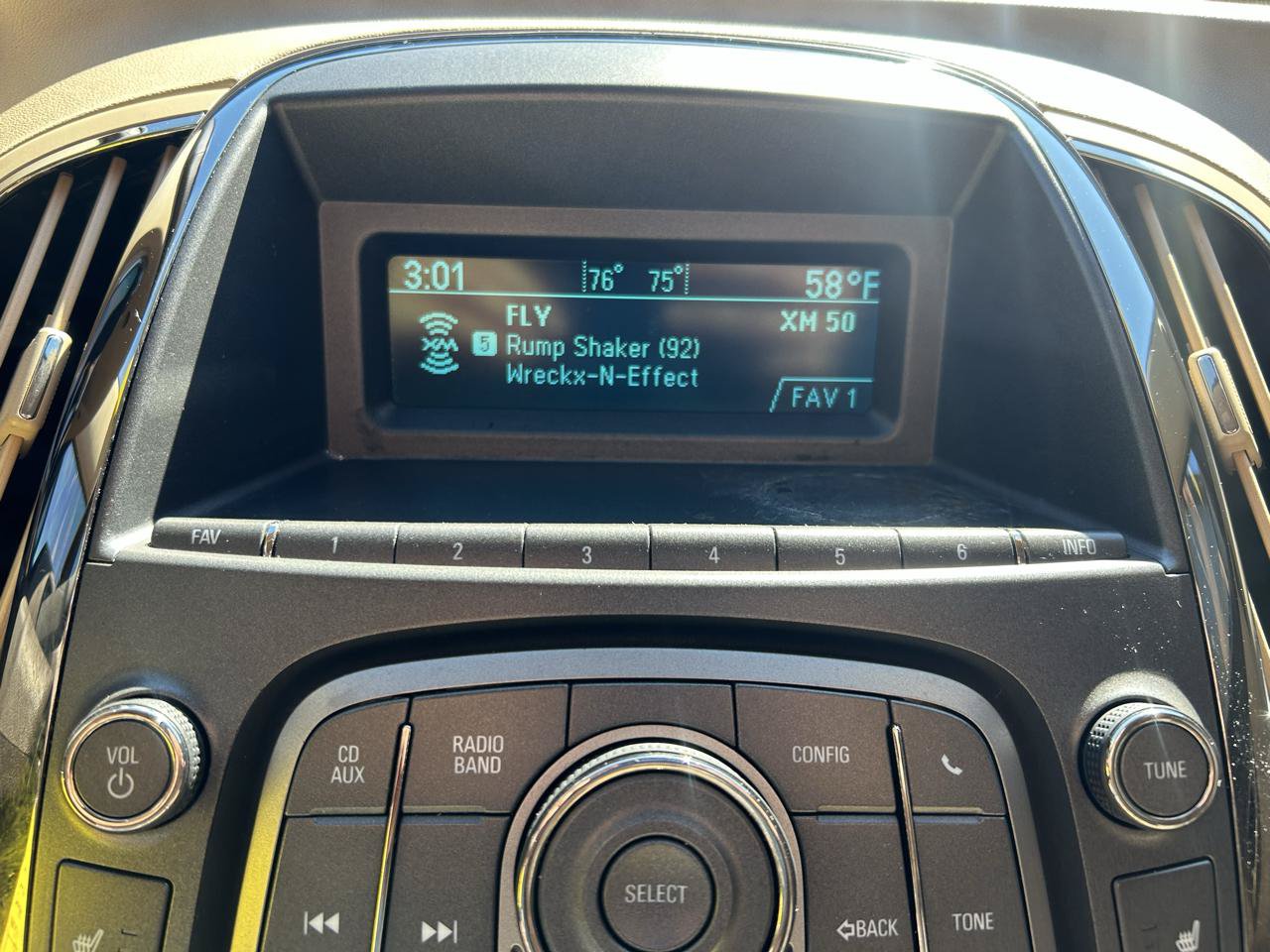 Used 2012 Buick LaCrosse Premium FWD image 22