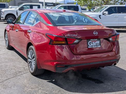 Used 2025 Nissan Altima 2.5 SV AWD/4WD image 9