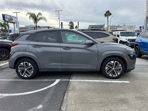 Used 2023 Hyundai Kona SE w/ Cargo Package image 4