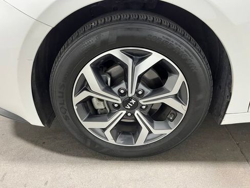 Used 2021 Kia Forte LXS FWD image 28