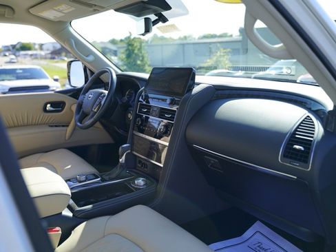 Used 2024 Nissan Armada Platinum w/ Captain's Chairs Package image 27