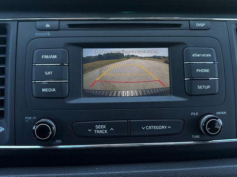 Used 2016 Kia Sedona LX w/ Option Group 020 FWD image 19