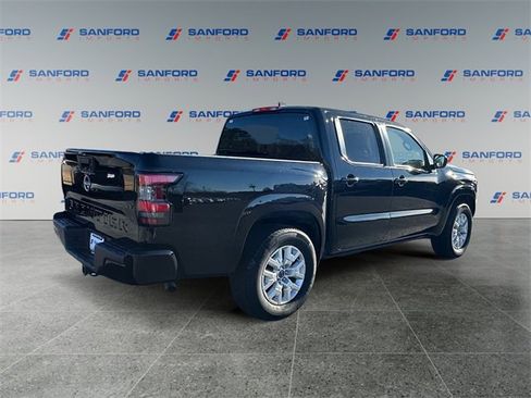 Used 2022 Nissan Frontier SV image 5