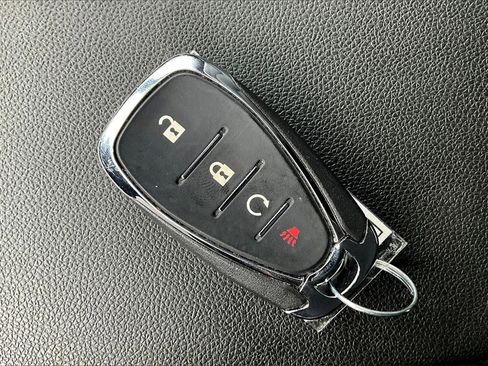 Used 2024 Chevrolet Trax RS w/ Driver Confidence Package image 6