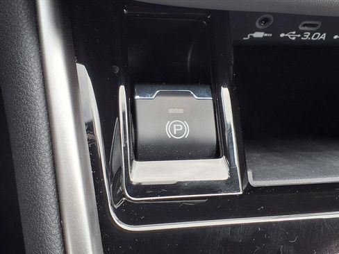 Certified 2025 Subaru Outback Premium image 16