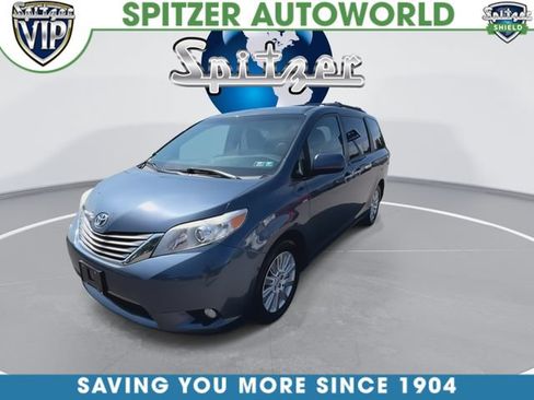 Used 2017 Toyota Sienna XLE AWD/4WD image 4