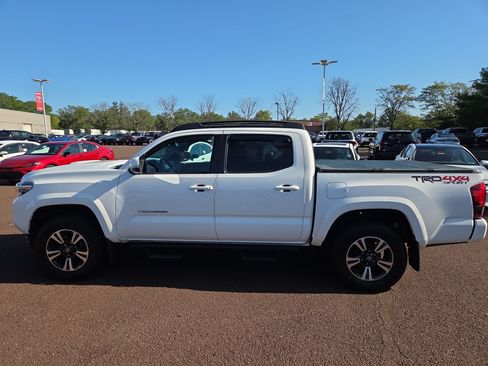 Certified 2019 Toyota Tacoma TRD Sport AWD/4WD image 6