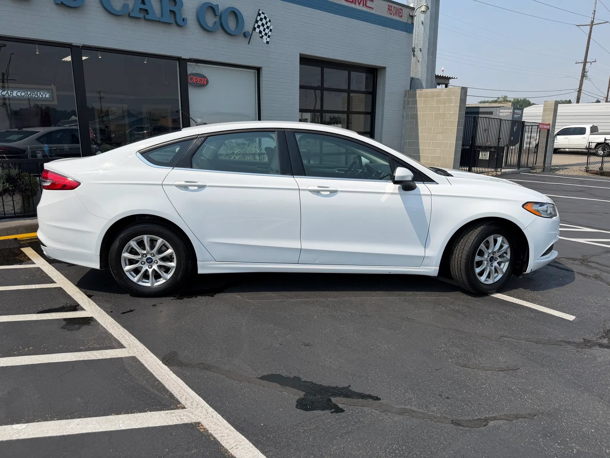Used 2018 Ford Fusion S FWD image 8