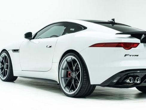 Used 2015 Jaguar F-TYPE R RWD image 19