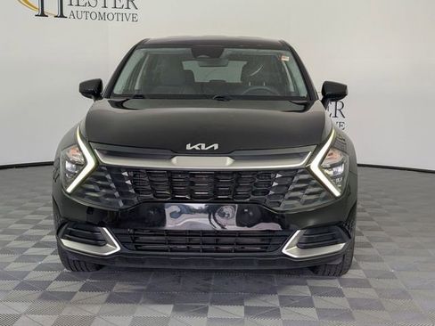 Used 2023 Kia Sportage LX image 3