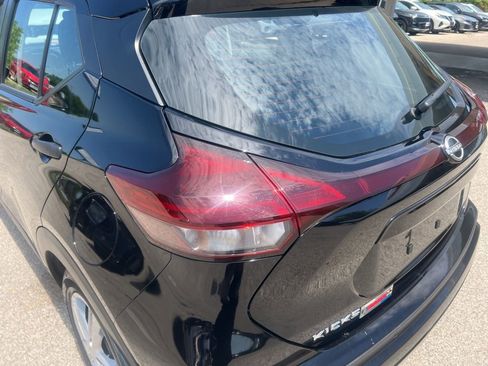 Used 2022 Nissan Kicks S FWD image 33