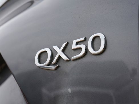 Used 2019 INFINITI QX50 Essential w/ Proactive Package image 7