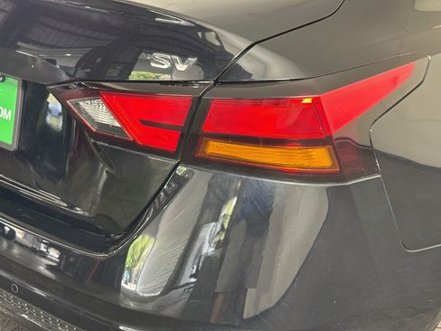 Used 2022 Nissan Altima 2.5 SV FWD image 34