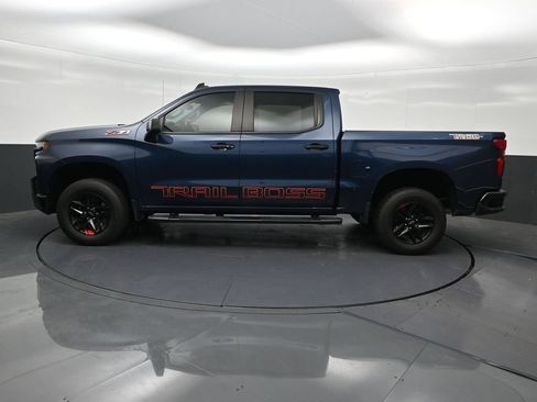 Used 2021 Chevrolet Silverado 1500 LT Trail Boss w/ Convenience Package II AWD/4WD image 2