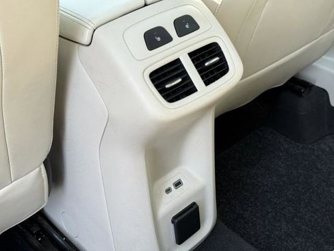 Used 2023 Buick Envision Avenir image 28