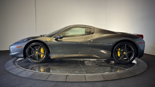 Used 2013 Ferrari 458 Spider RWD image 25
