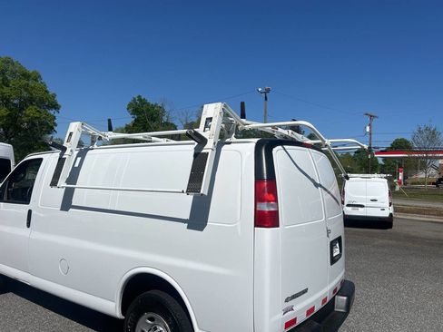 Used 2020 Chevrolet Express 2500 w/ Driver Convenience Package image 27