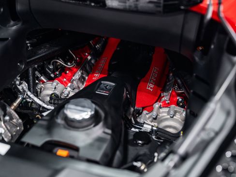 Used 2024 Ferrari SF90 Spider image 46