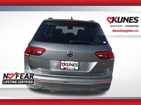 Used 2022 Volkswagen Tiguan S image 9
