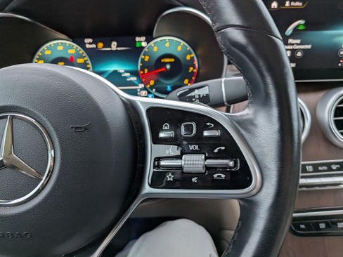 Used 2022 Mercedes-Benz GLC 300 4MATIC image 19