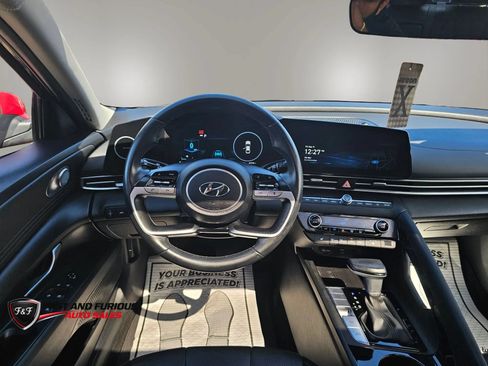 Used 2023 Hyundai Elantra Limited FWD image 17