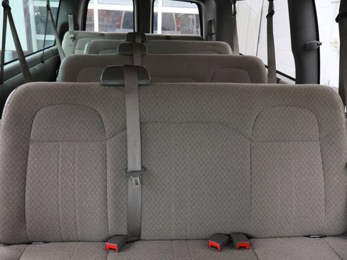 Used 2017 Chevrolet Express 3500 LT w/ LT Preferred Equipment Group RWD image 8