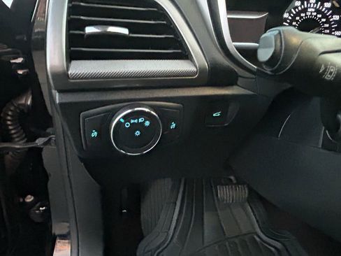 Used 2019 Ford Fusion SE image 19